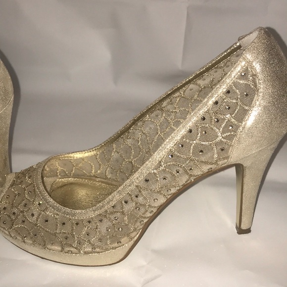 - Adrianna paperless metalic gold heel size 9 - Picture 4 of 12